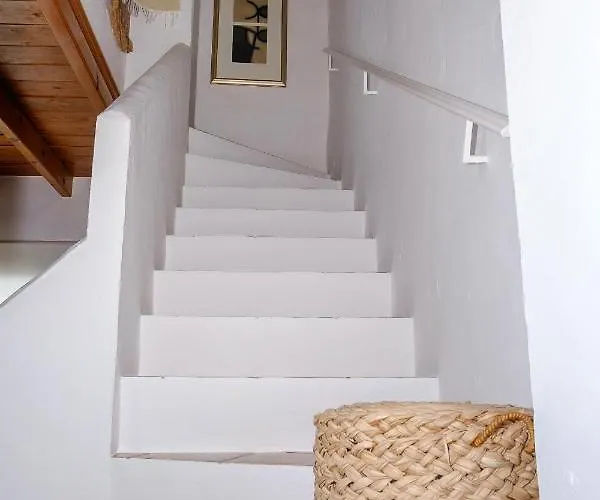 Casita Blanca Нерха